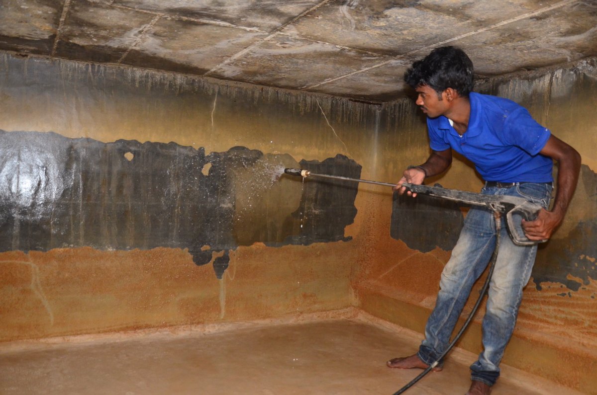 High pressure cleaning